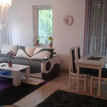 Feniks Lux 2+2 *